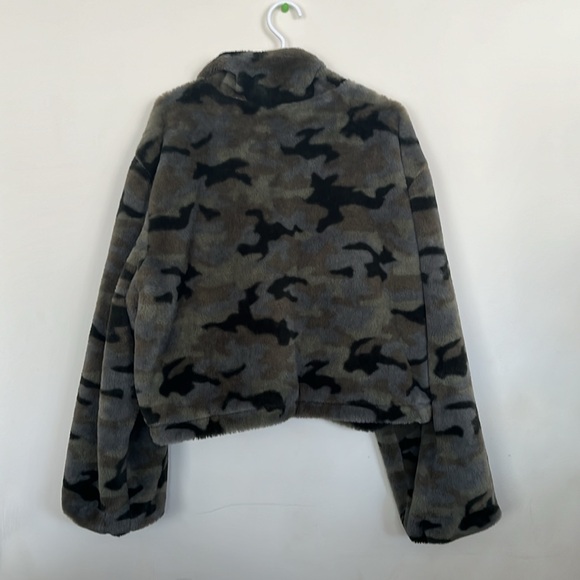 SHEIN Curve 4XL Camouflage 1/4 zip up pullover / zip up jacket - Picture 5 of 8